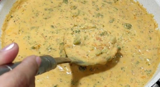 sopa cremosa de brócolis