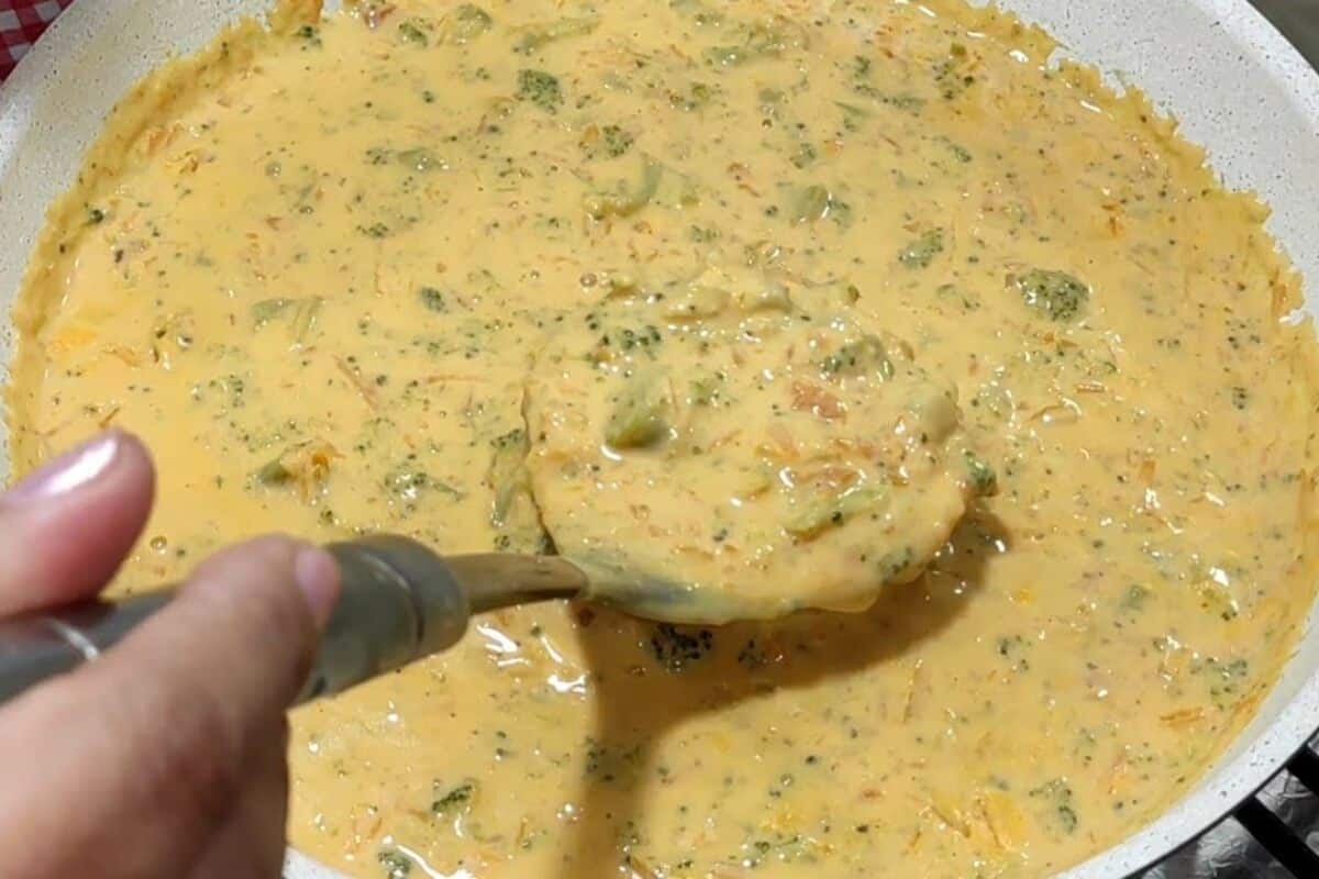 sopa cremosa de brócolis