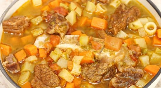 sopa de carne fácil