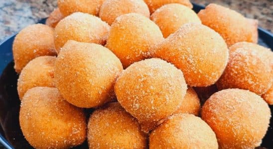 bolinho de chuva tradicional