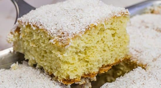 bolo de coco cremoso