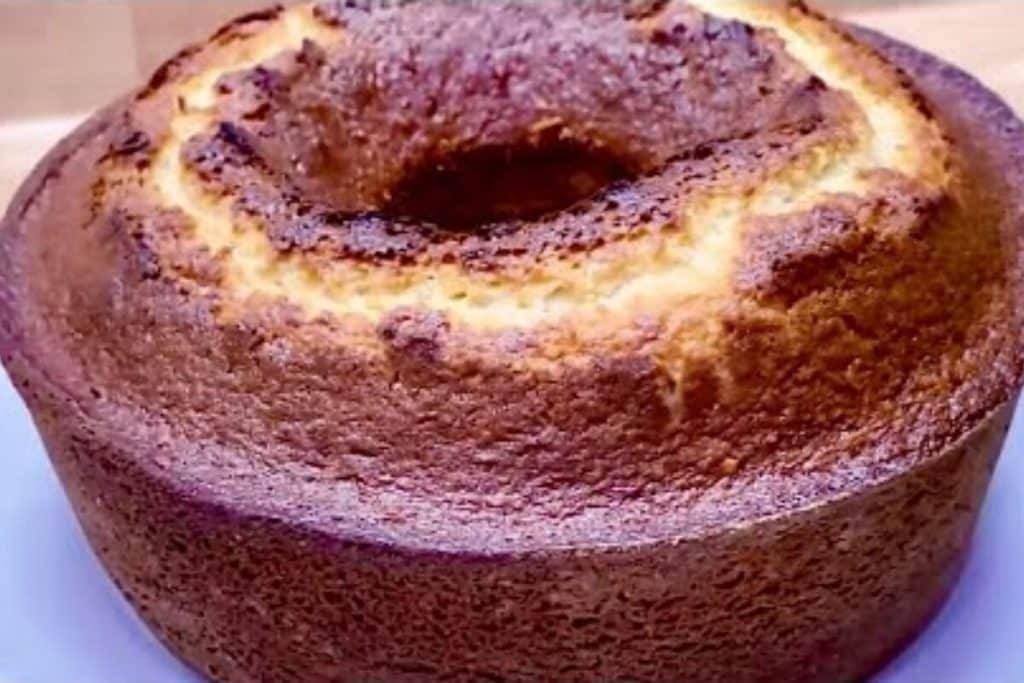 bolo simples de coco