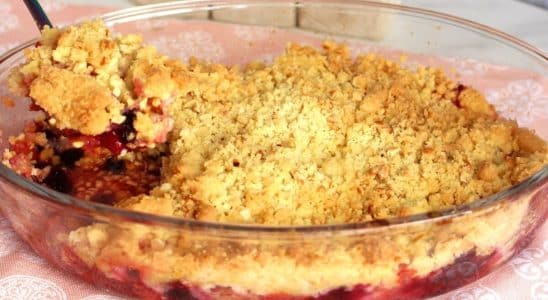 crumble de frutas vermelhas