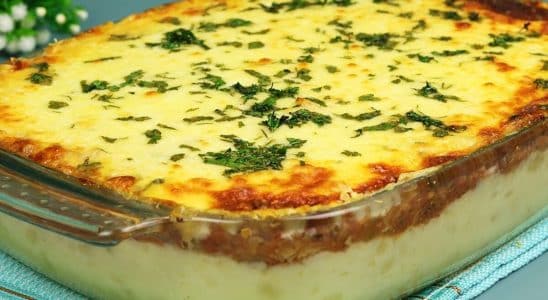 escondidinho de mandioca com carne seca