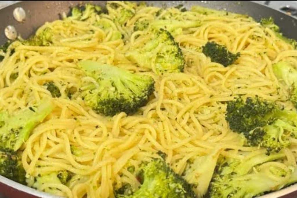 espaguete ao alho e óleo