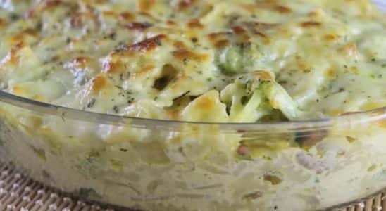 macarrão cremoso com brócolis