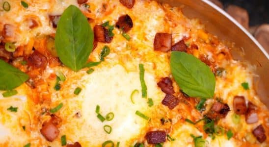 ovos ao molho de tomate