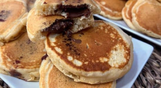 panqueca recheada com chocolate