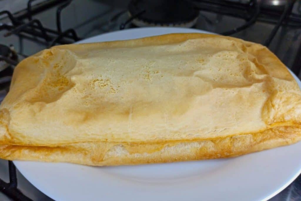 pão de queijo na forma de bolo
