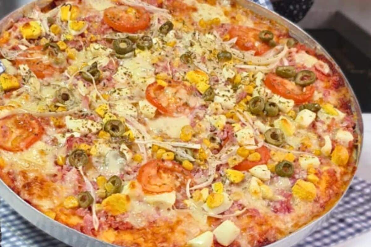 Pizza de massa mole: assa rápido e fica com borda crocante e recheio caprichado 121 pizza de massa mole