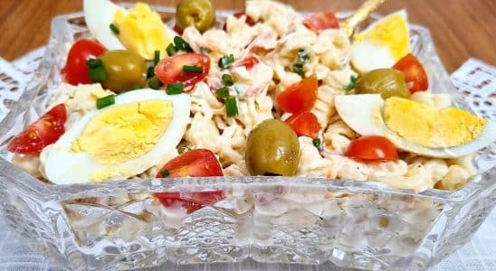 salada de macarrão parafuso