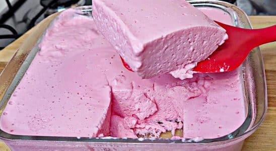 sobremesa fácil de morango