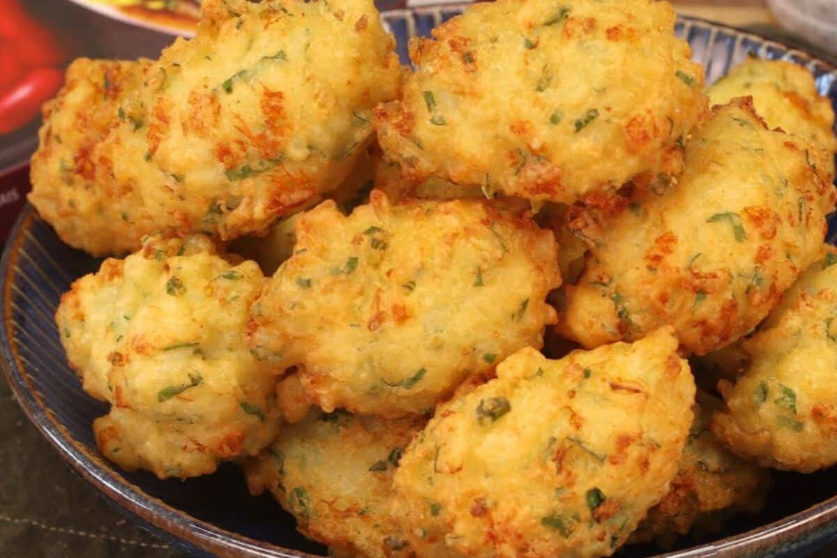 Bolinho de arroz delicioso e fácil para não desperdiçar o que sobrou do almoço 61 BOLINHO DE ARROZ DELICIOSO