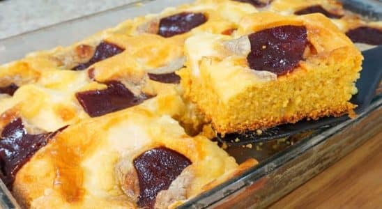 BOLO DE FLOCÃO DE MILHO