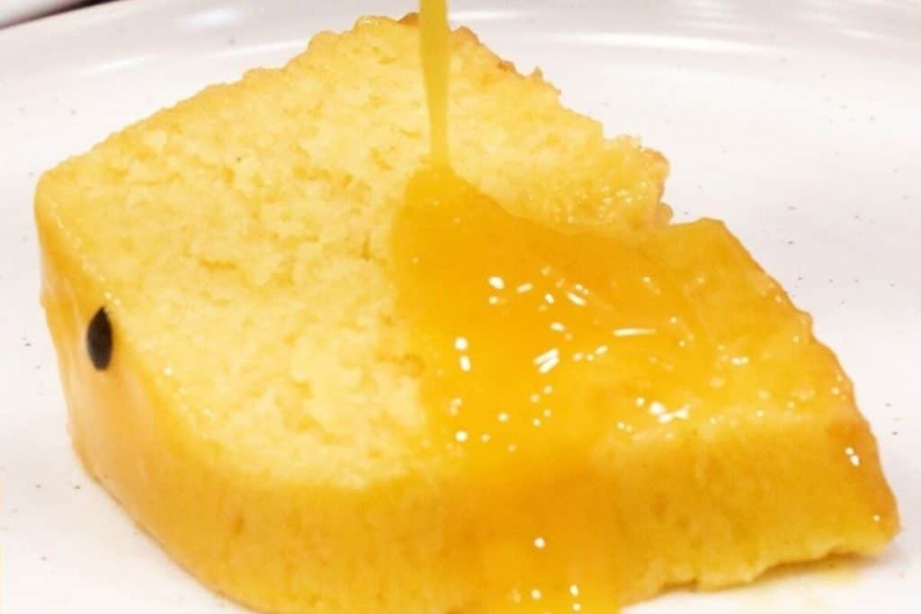 BOLO DE MARACUJÁ FOFINHO