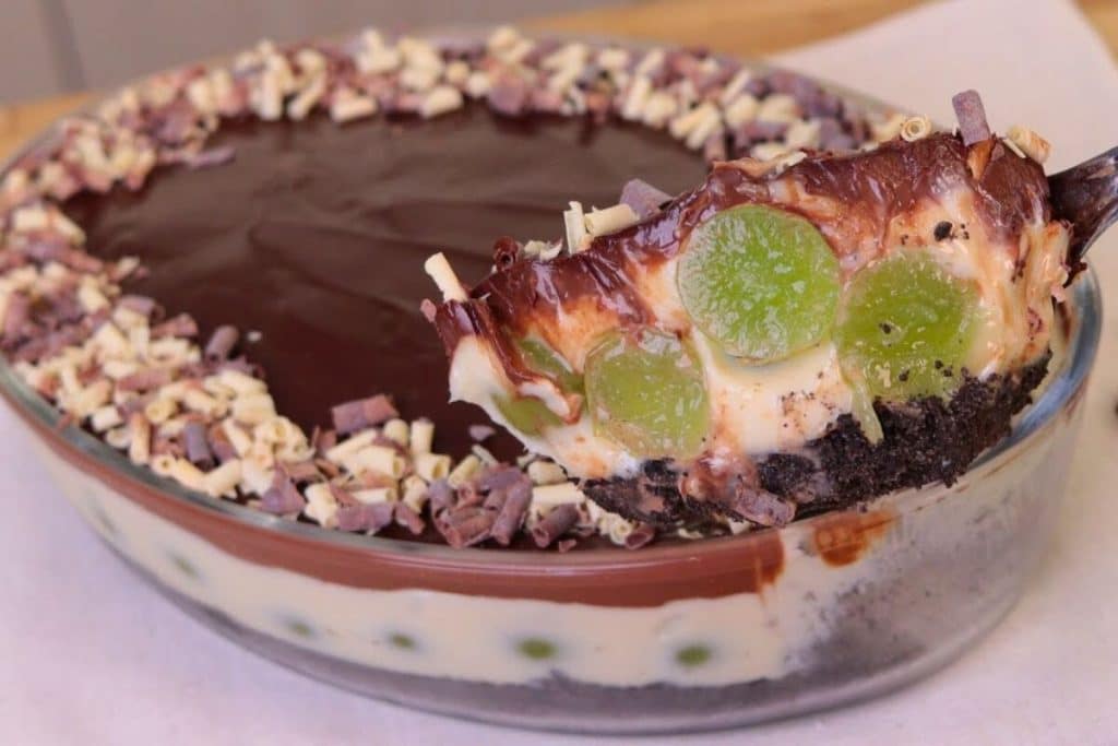 BOMBOM DE UVA NA TRAVESSA