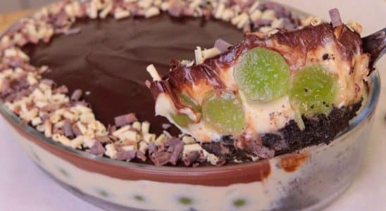 BOMBOM DE UVA NA TRAVESSA