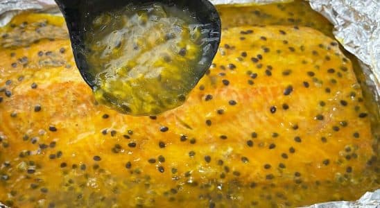 PEIXE AO MOLHO DE MARACUJÁ