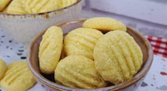 biscoito de fubá com coco