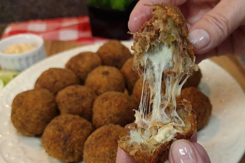 bolinho de costela com queijo