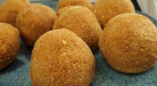 bolinho de linguiça