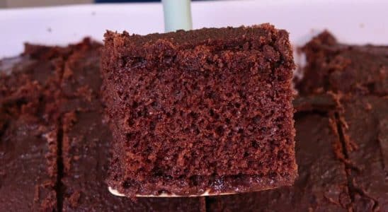 bolo de chocolate simples