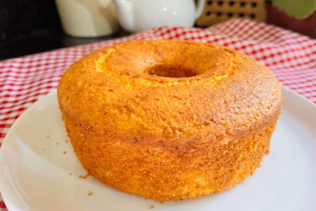 bolo de fubá com creme de leite