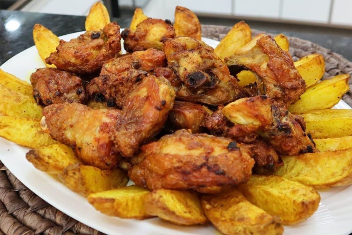 Frango com batata feito na panela para preparar um almoço fácil e cheio de sabor 86 frango com batata