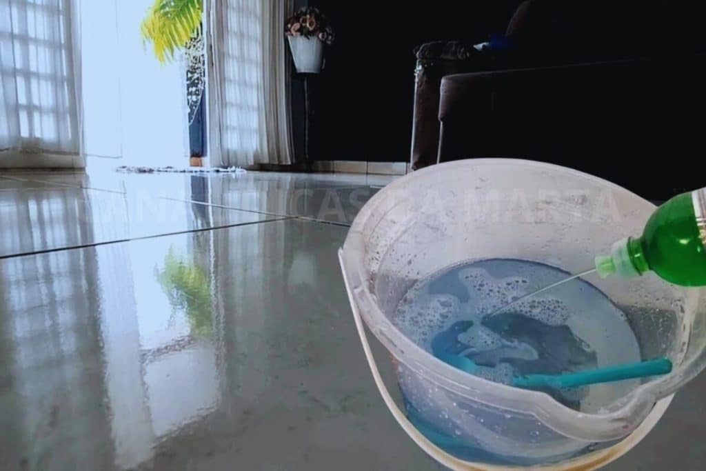 misturinha limpa piso caseira