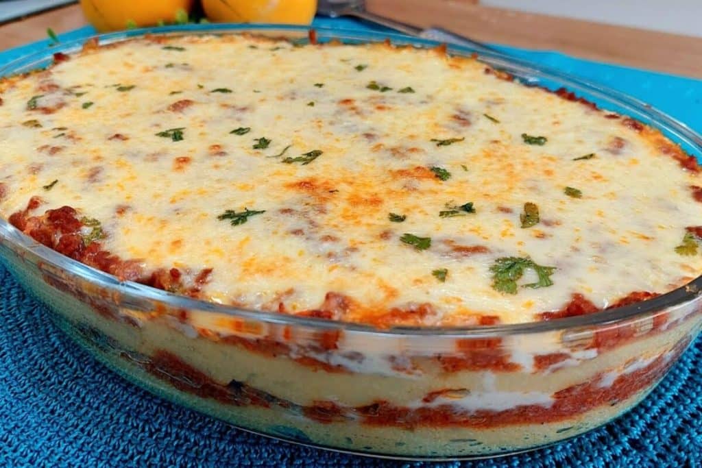 polenta recheada com carne moída