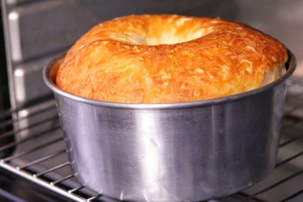 BISCOITAO DE QUEIJO NA FORMA 03 09