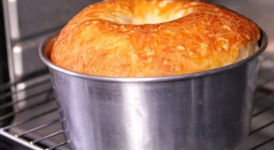 BISCOITÃO DE QUEIJO NA FORMA