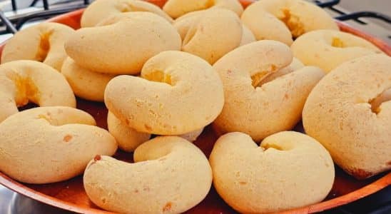 BISCOITO COM FLOCÃO DE MILHO