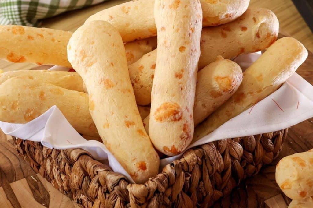 BISCOITO DE POLVILHO COM QUEIJO