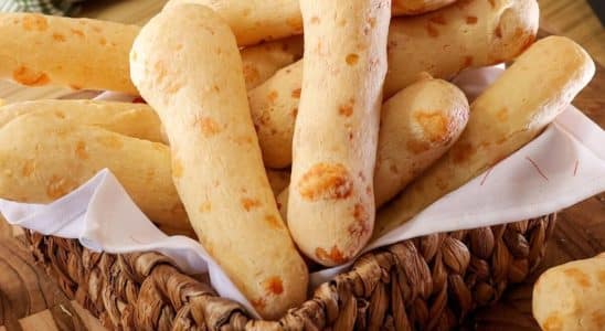 BISCOITO DE POLVILHO COM QUEIJO