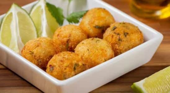 BOLINHO DE BACALHAU