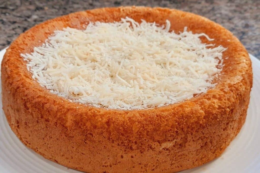 BOLO DE COCO CREMOSO