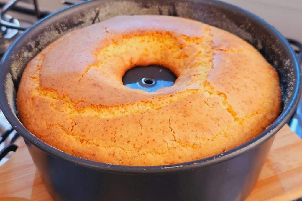 BOLO DE FUBÁ COM LEITE