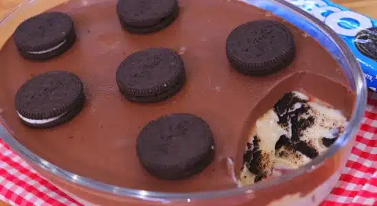 Bombom de Negresco na travessa: sobremesa cremosa, fácil de fazer e que rende muito 1 BOMBOM DE NEGRESCO NA TRAVESSA