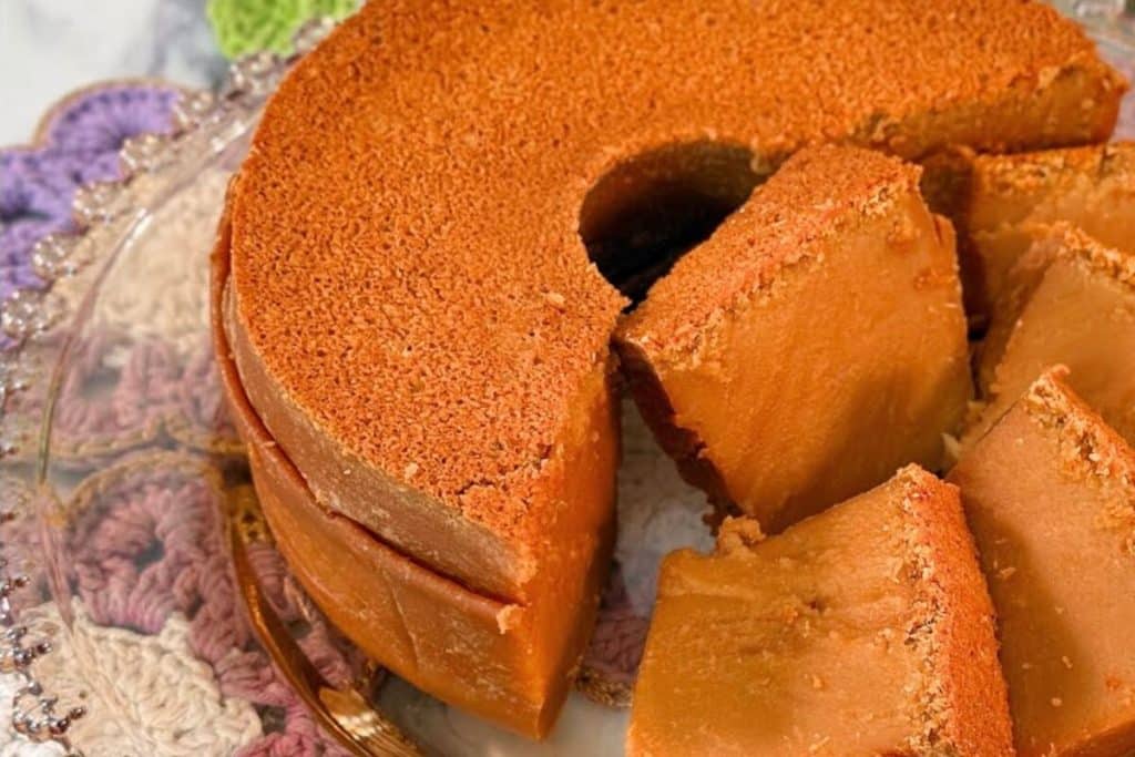 Bolo Mole de LEITE CARAMELIZADO