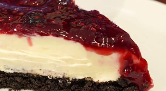 CHEESECAKE DE FRUTAS VERMELHAS