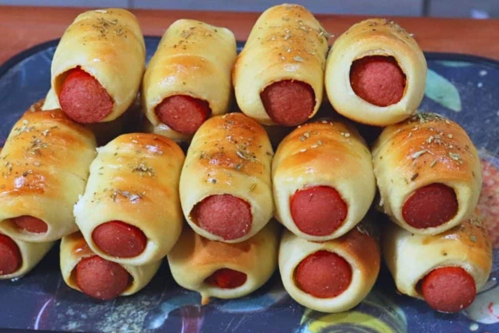 ENROLADINHO DE SALSICHA DELICIOSO