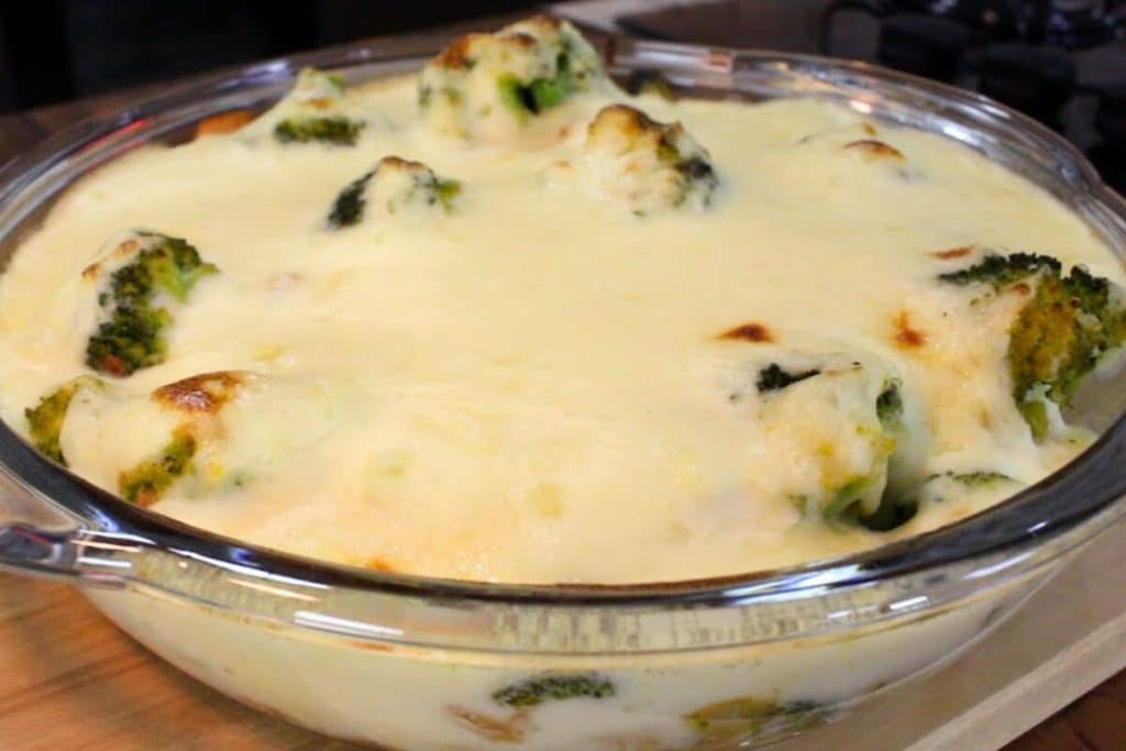 FRANGO COM BRÓCOLIS