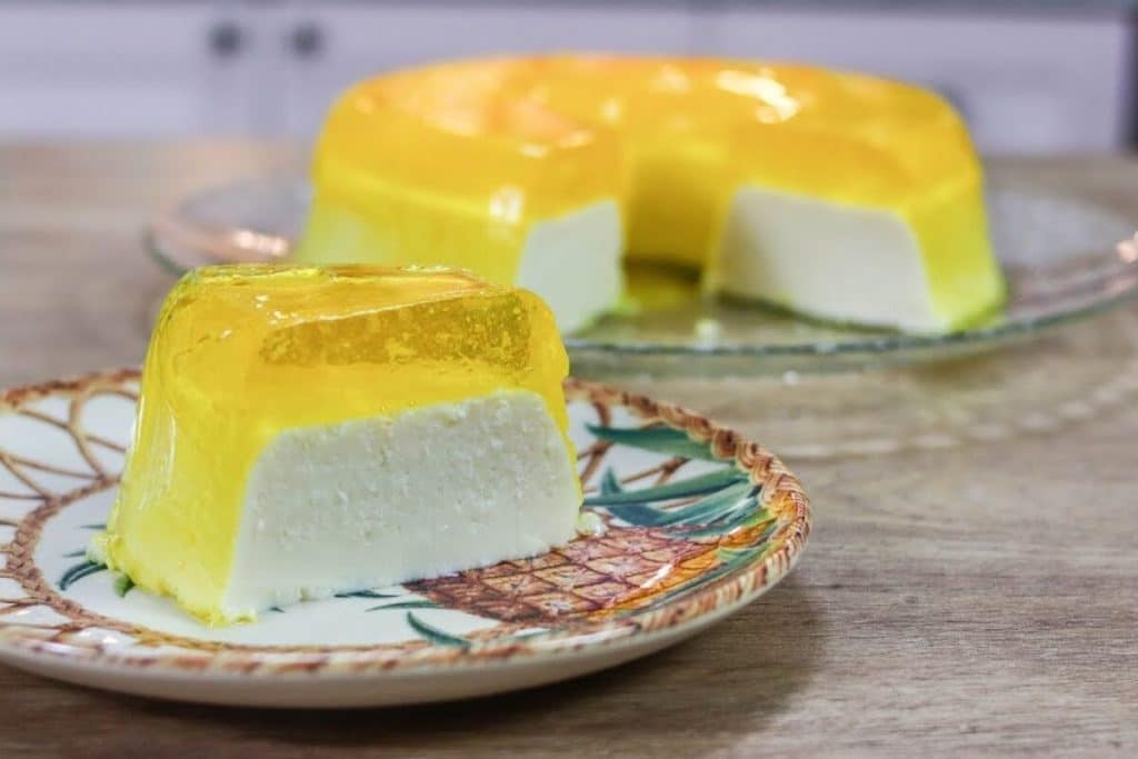 GELATINA FLOTANTE DE ABACAXI