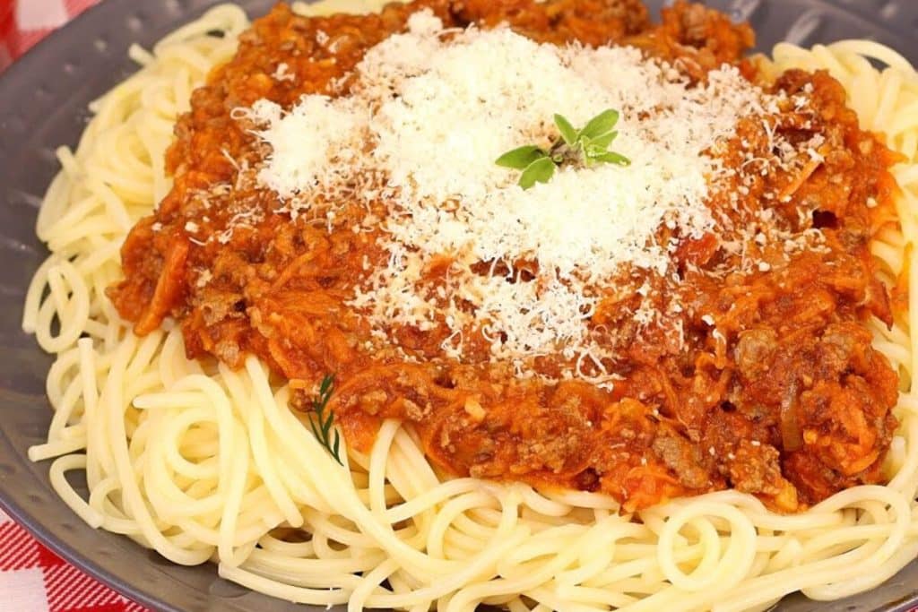 MACARRÃO A BOLONHESA