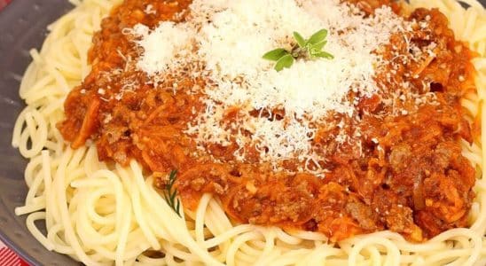 MACARRÃO A BOLONHESA