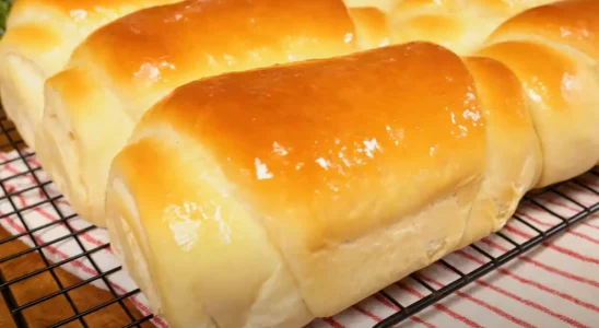 Pão caseiro de iogurte: macio, fofinho e fácil de fazer perfeito para o café da manhã em família 4 pão caseiro de iogurte