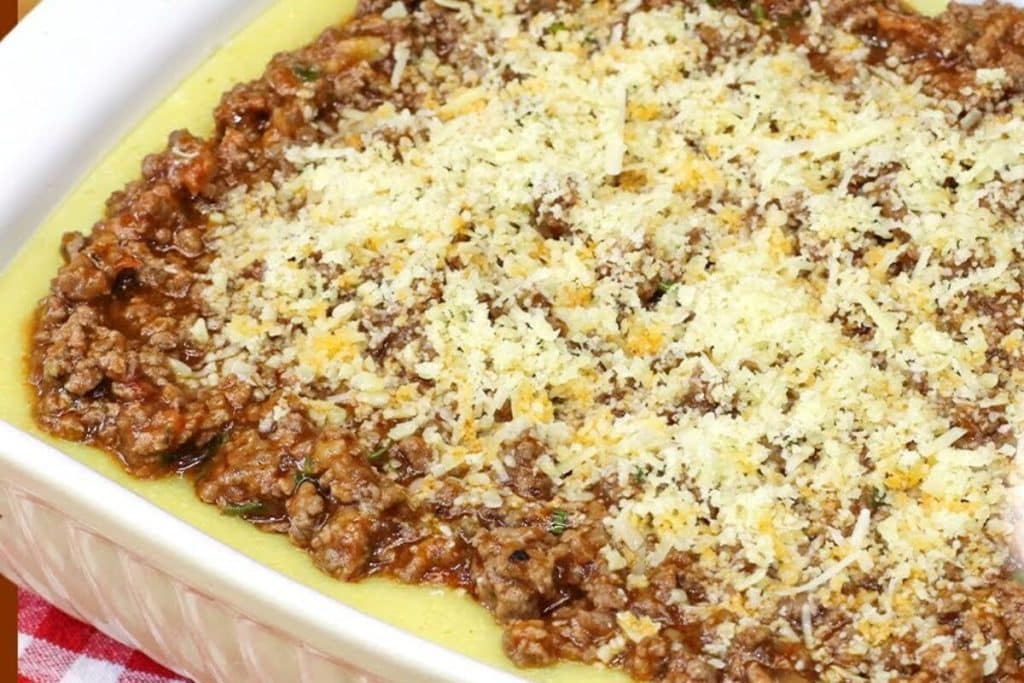POLENTA COM CARNE MOÍDA