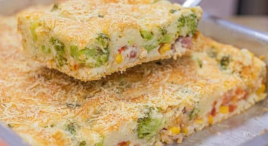 TORTA DE BRÓCOLIS COM BACON