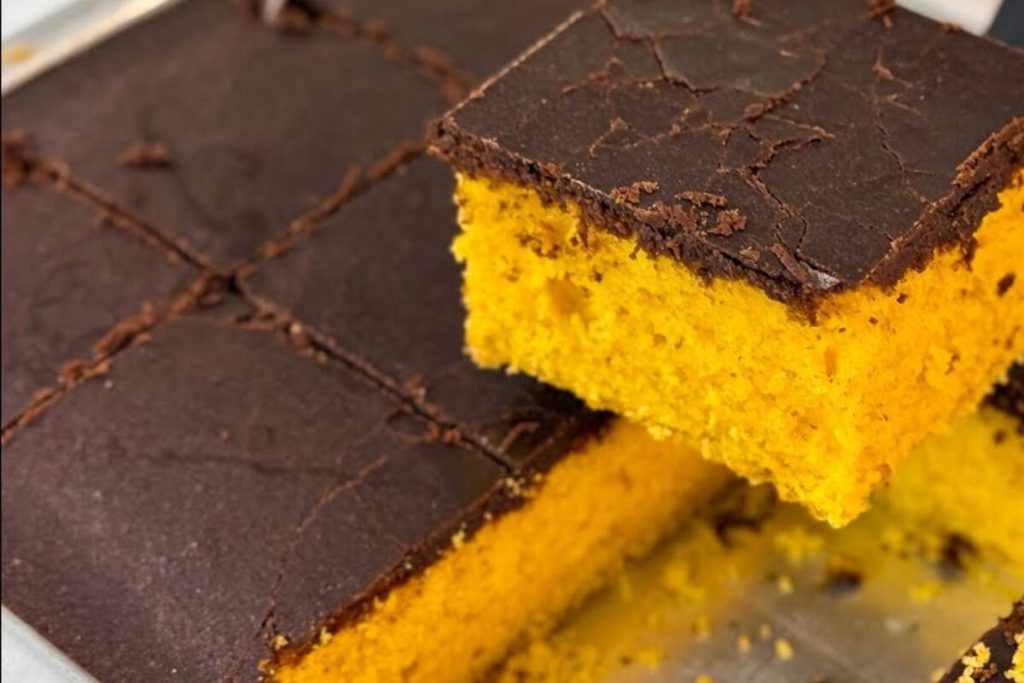 bolo de cenoura com casquinha de chocolate